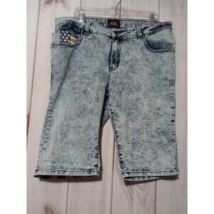 DAZL Shorts Ladies 18 American Flag‎ Acid Wash